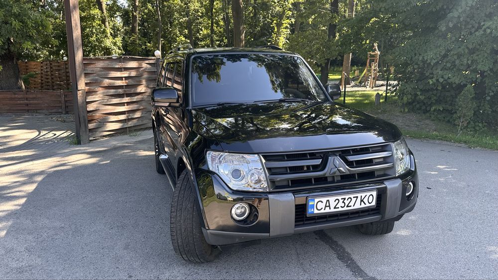 Mitsubishi Pajero 4