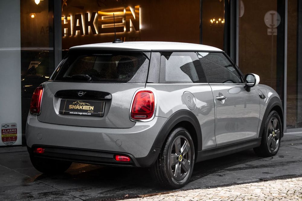MINI 3 Portas Cooper SE Essential