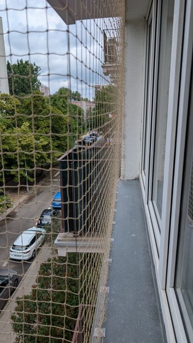 Siatka na balkon dla kota, przeciw gołębiom