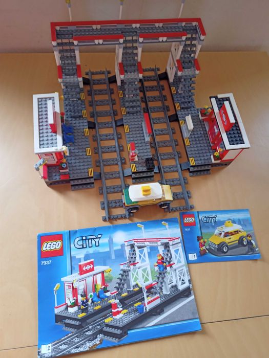 Lego dworzec 7937 powiększony