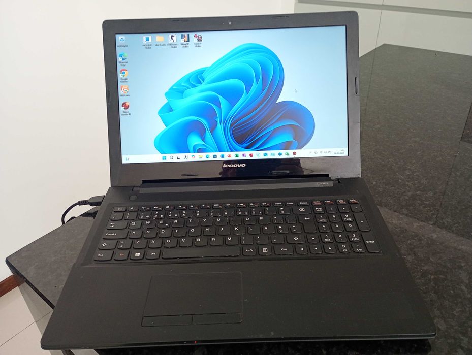 Vendo portátil Lenovo Intel core i7 pronto a usar