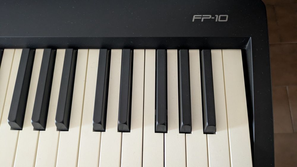 Roland FP-10 + Banco Regulável + Suporte + Caixa Original | Como Novo