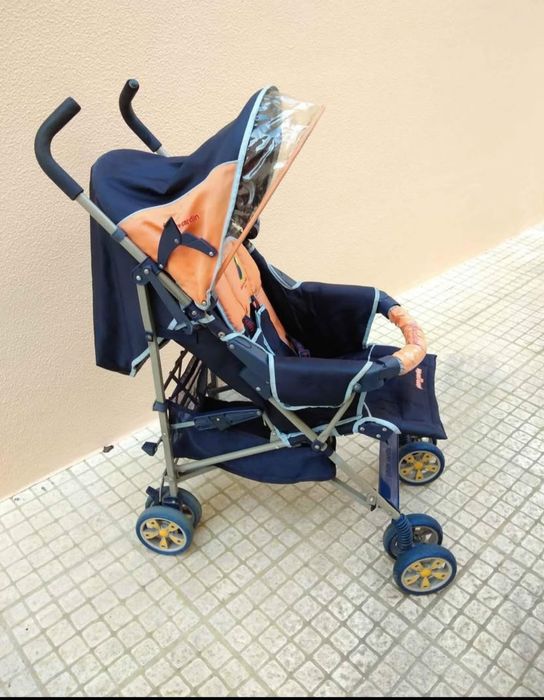 Carrinho de bebé, conjunto de Rua Duo Pierre Cardin, carrinho passeio e ovo. como novo!! Oportunidade