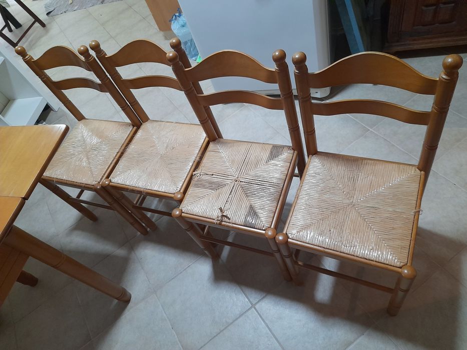 Mesa de cozinha extensível com 4 cadeiras