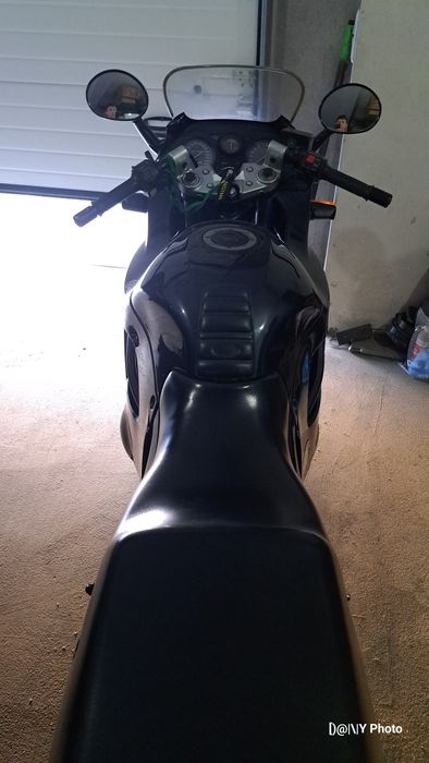 Suzuki Gsx750f 1992 78kw ler anúncio VALOR 1100€ até ao fim do mês