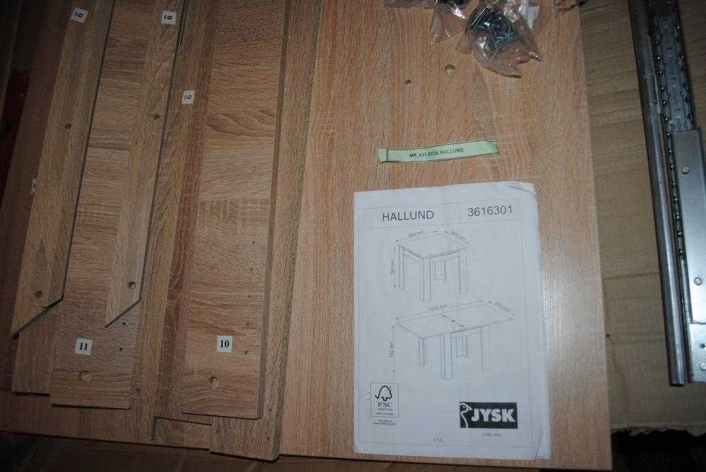 Стіл обідній HALLUND 80x80/160см дуб ЮСК. Розкладний.