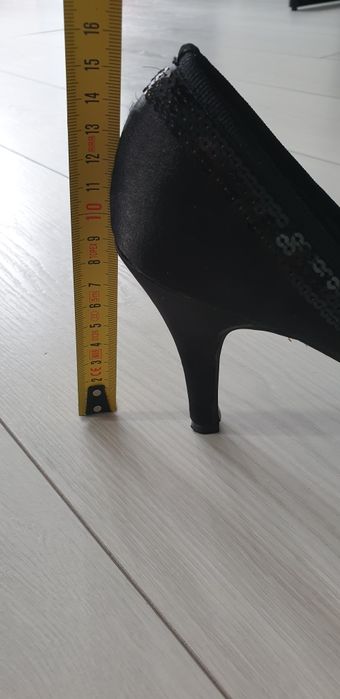 Czarne szpilki Jennifer rozm 41 SUPER stan na szerszą stopę