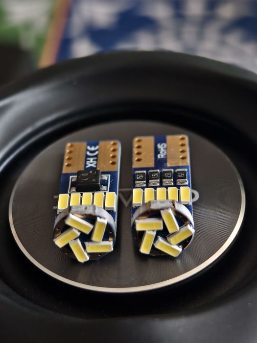 Żarówka W5W led ledowy 12 V zamiennik standardowej żarówki