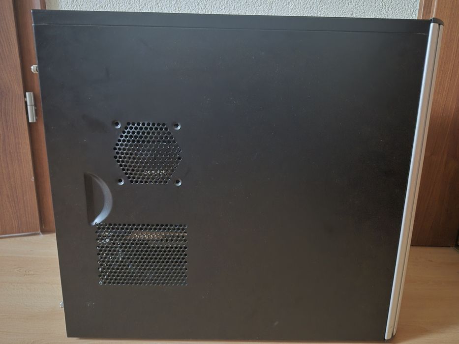 Komputer Stacjonarny Cooler Master, 16GB RAM, Grafika Radeon HD 7900, SSD