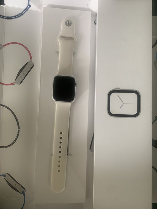 Продам apple watch 5 40 mm
