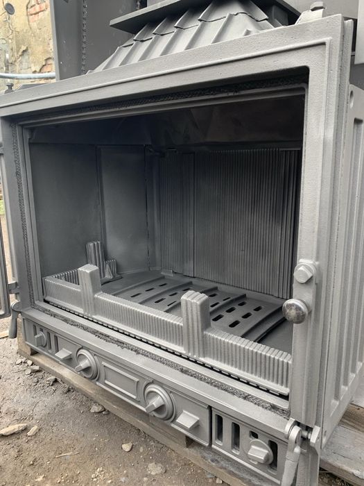 Камінні топки з Європи ..Чавунна топка вставка.каминная топка Les radi