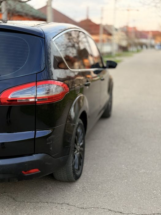 Продам авто Ford S-Max 2011