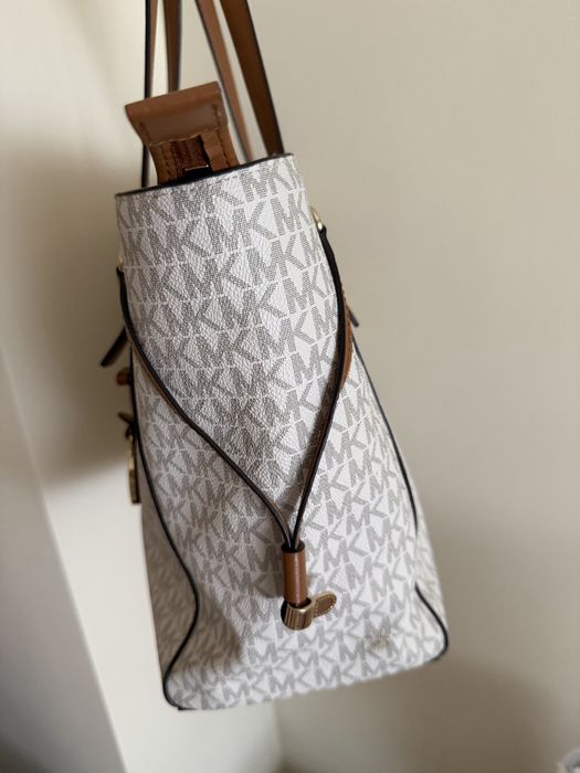 Mala Michael Kors