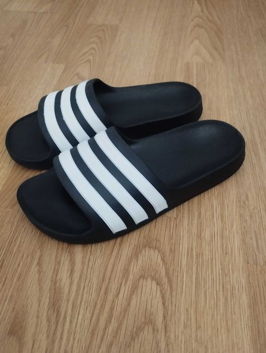Оригінальні дитячі шльопанці фірми Adidas розмір 37 - 38