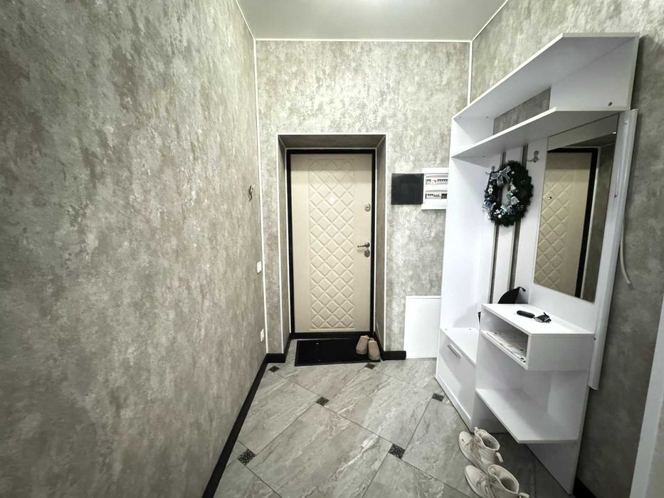 Продаж сучасного таунхауса з готовим ремонтом