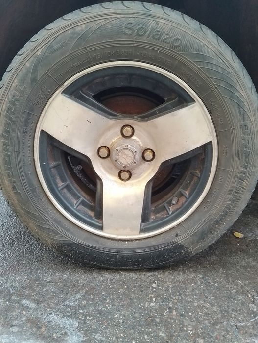 Продам Диски и летнию резину   Р13  175/70