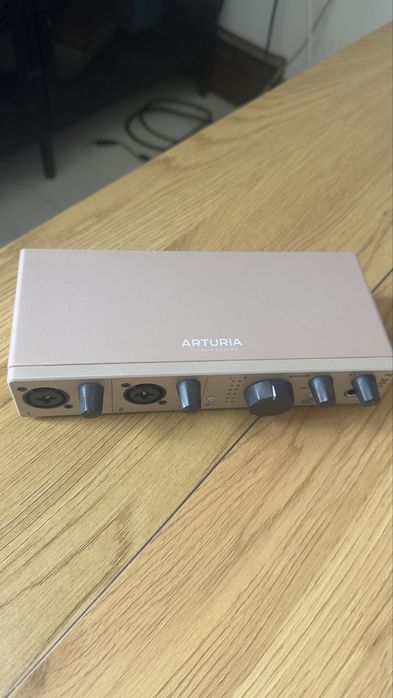 Arturia MiniFuse 2 — Champagne Edition