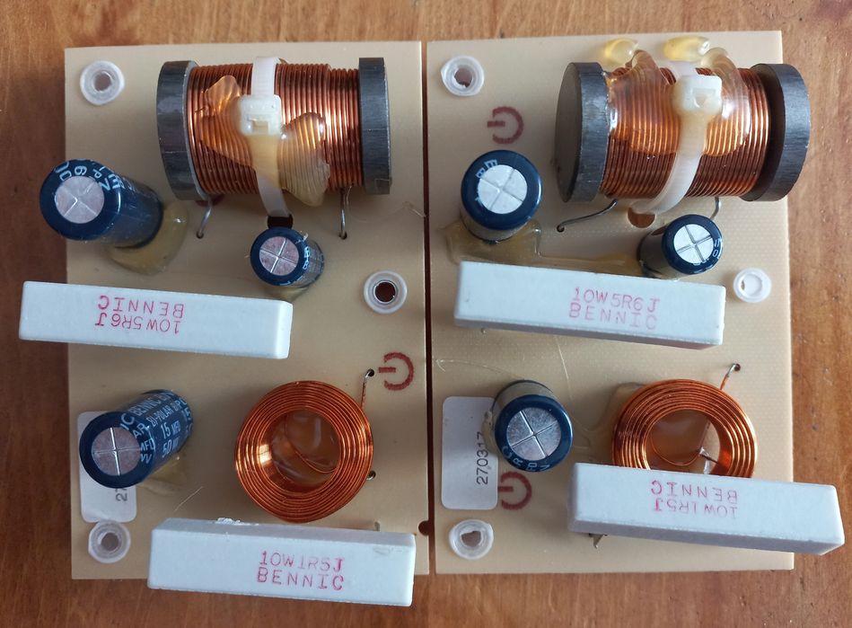 Кроссоверы от акустики JBL