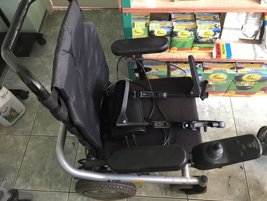 Wózek imwalidzki elektryczny