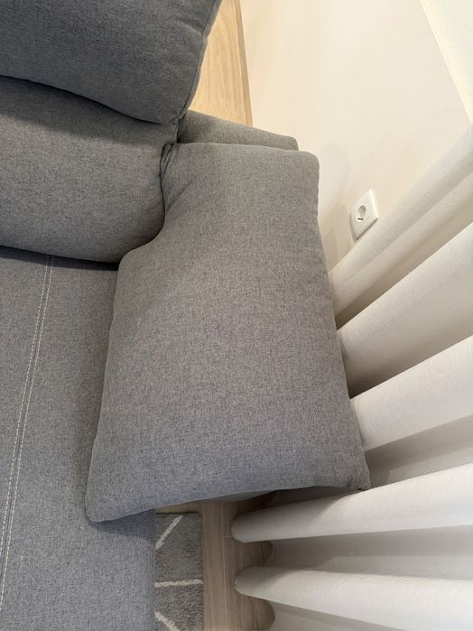 Sofá Chaise Longue com Puff e Arrumação