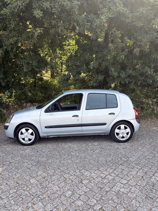 Renault Clio - Poucos Kms