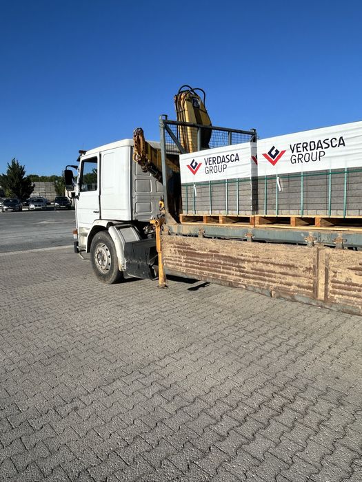 Aluguer de camaio grua e basculante