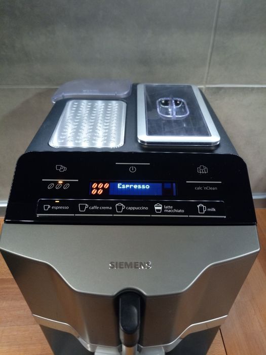 Ekspres do kawy Siemens EQ.3 s300 Ekspres ciśnieniowy SIEMENS