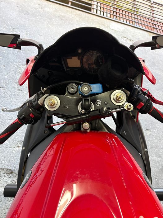 Yamaha R1 motas