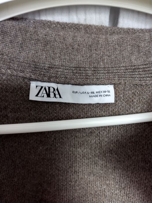 Dzianinowy krótki płaszczyk z peleryną Zara L-XL