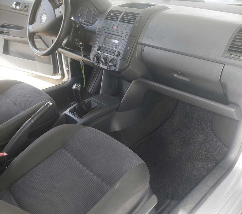 Polo 1.2  , 2005 , gasolina , 2.999 € , 155.000 kms ... Tlm 964060025