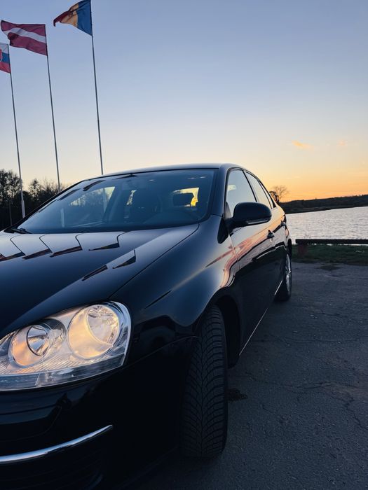 В продажі - Volkswagen Jetta 2010