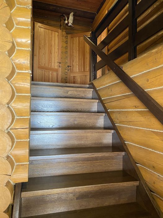 Здається дервяний будинок з банею все є