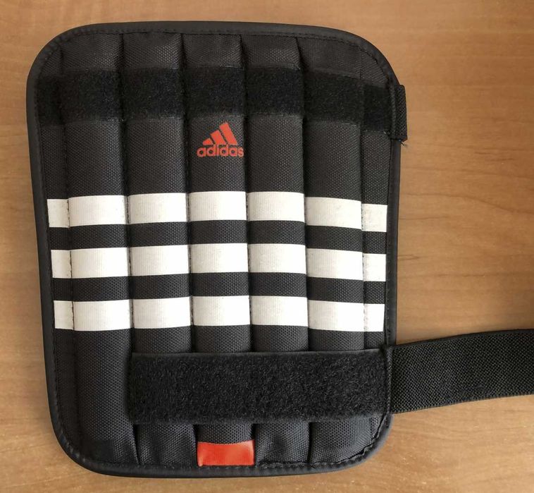 Adidas Evertomic Lite Ochraniacze Piłkarskie M 160-175 cm
