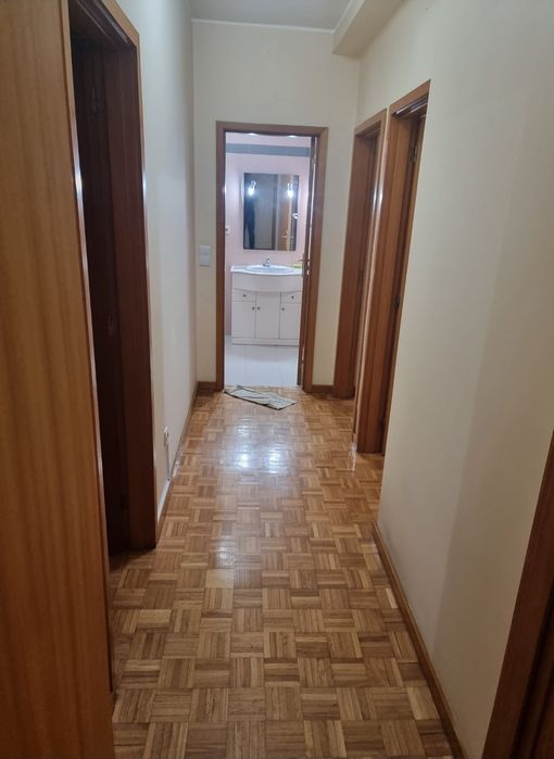 Aluga-se  quarto