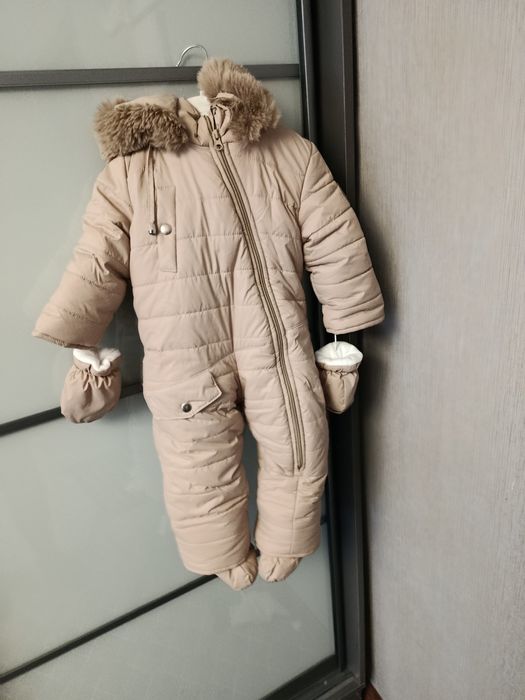 Комбінезон для дівчинки 9-12 місяців. Стан нового