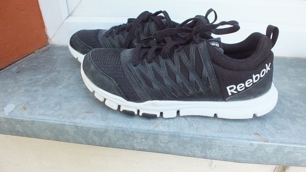 Super buty sportowe marki Reebok w roz 43
