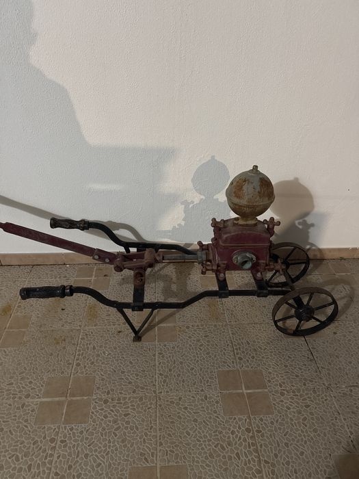 Bomba de trasfega antiga