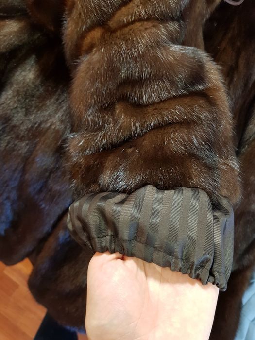 Норкова шуба у шоколадному кольорі