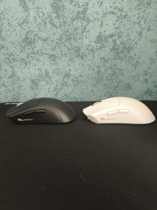 Бездротова ігрова мишка SMAILWOLF RS7 чорна/біла обидві в наявності
