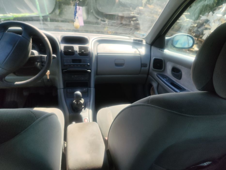 Renault laguna 1. Drzwi. Lampy. Hak. Cała na części.
