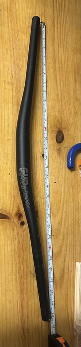 Selim / discos 180mm / punhos lock on / guiador carbono