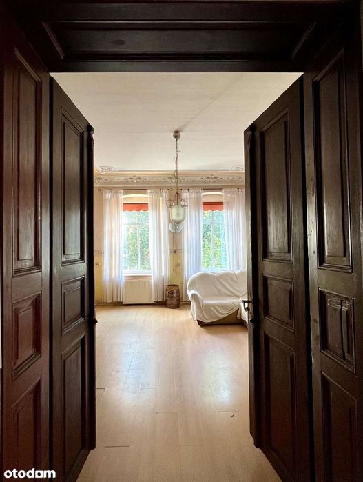 Jasne, przestronne mieszkanie z garażem, komórką i piwnicą