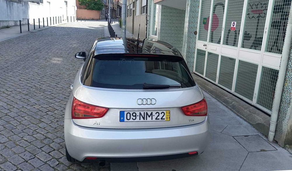 Audi A1 Sportback 1.6Tdi 90cv Nacional  c/livro revisoes