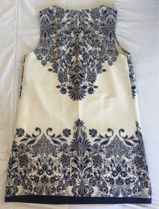 Vestido em tecido tipo seda