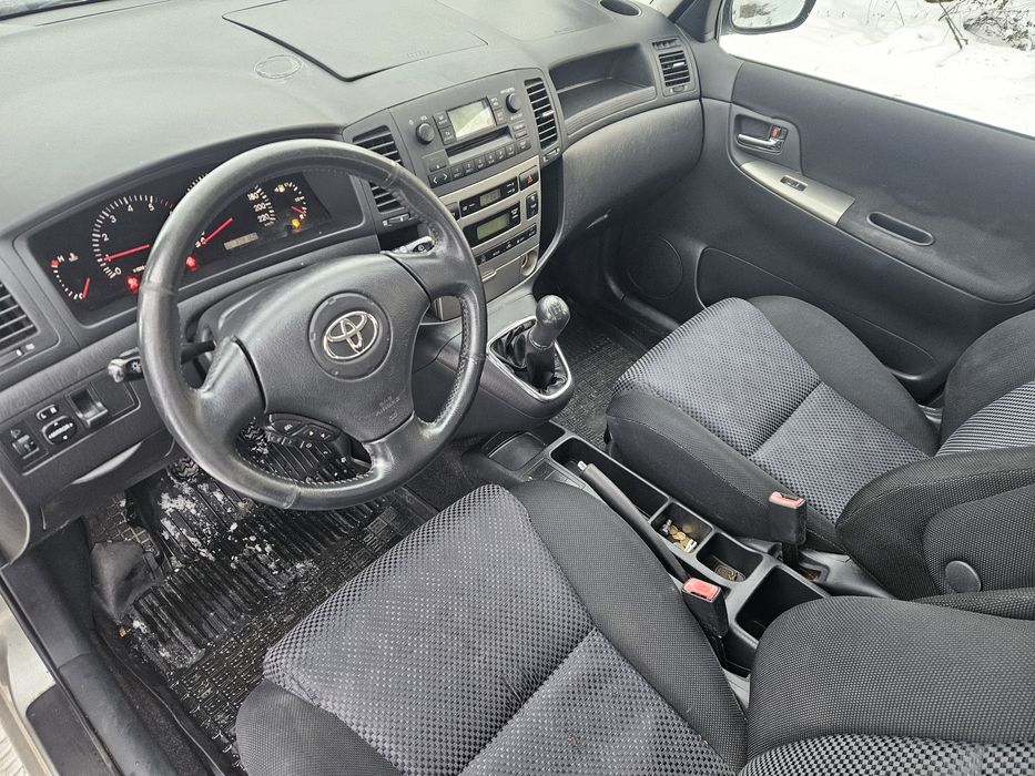 Toyota Corolla Verso 2002 рік 2.0 дизель для військових