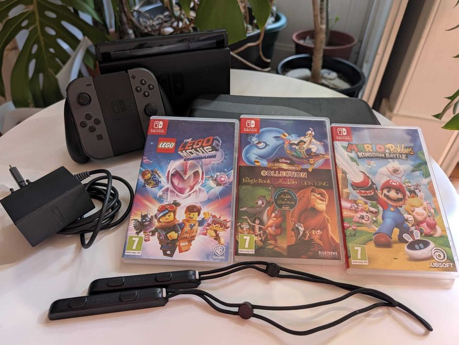 Nintendo Switch HAC-001(-01) + 128GB + 3 Jogos + Case de Transporte