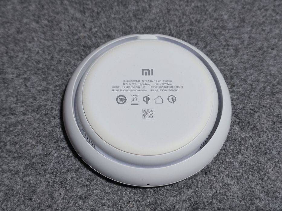 Беспроводная зарядка Xiaomi 20W MDY-10-EP