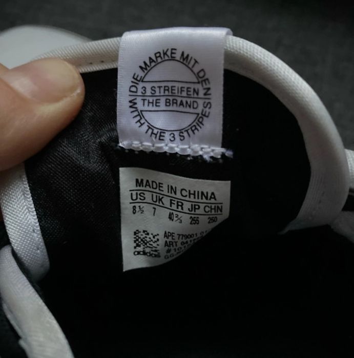 Trampki, tenisówki Adidas damskie czarno-białe 40 2/3