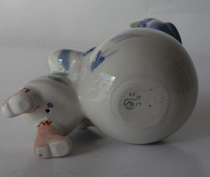 Статуэтка Девушка с вороной