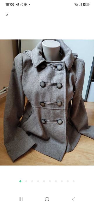 Коротке шерстяне жіноче пальто з капюшоном Л topshop